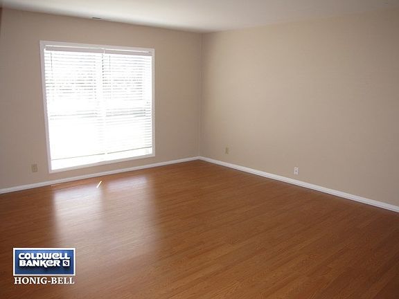 2nd image of 2207 Orchid Ln #2207