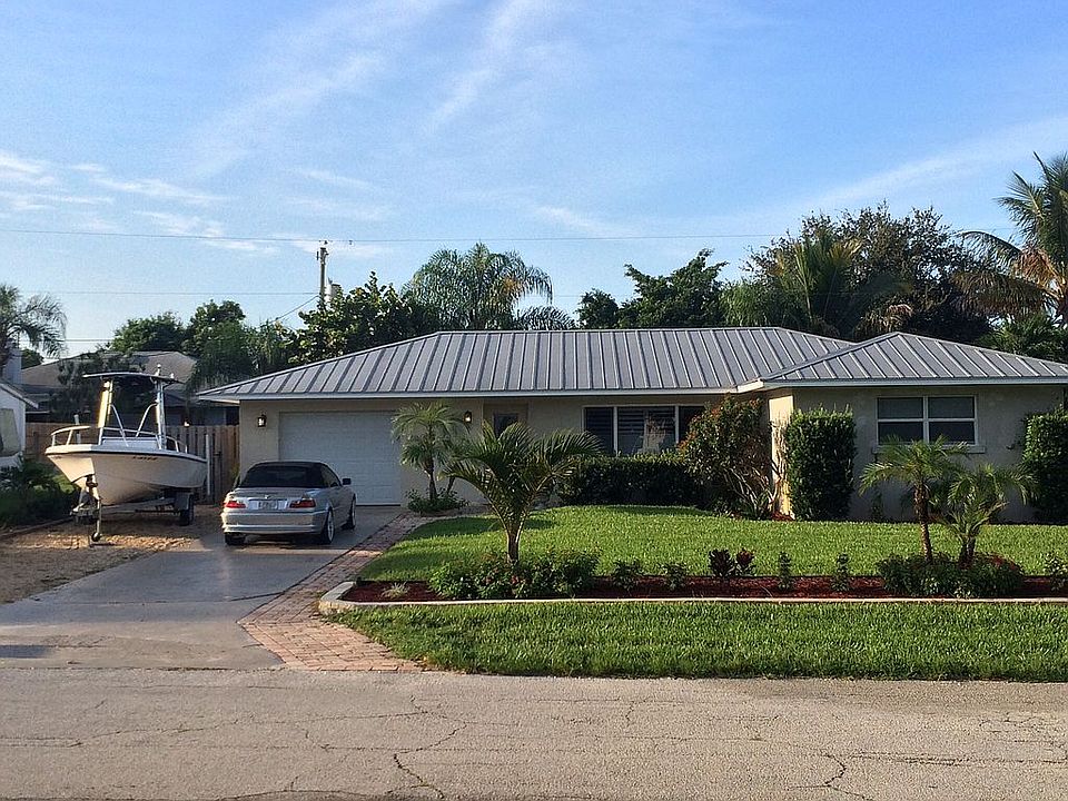 1st image of 2516 NE Elaine St