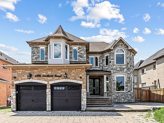 3rd image of 2396 Southcott Rd