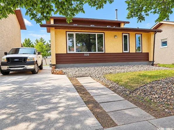 910 DEVONSHIRE DRIVE N, Regina, SK S4X 2L8