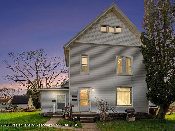 2nd image of 207 S Traver St