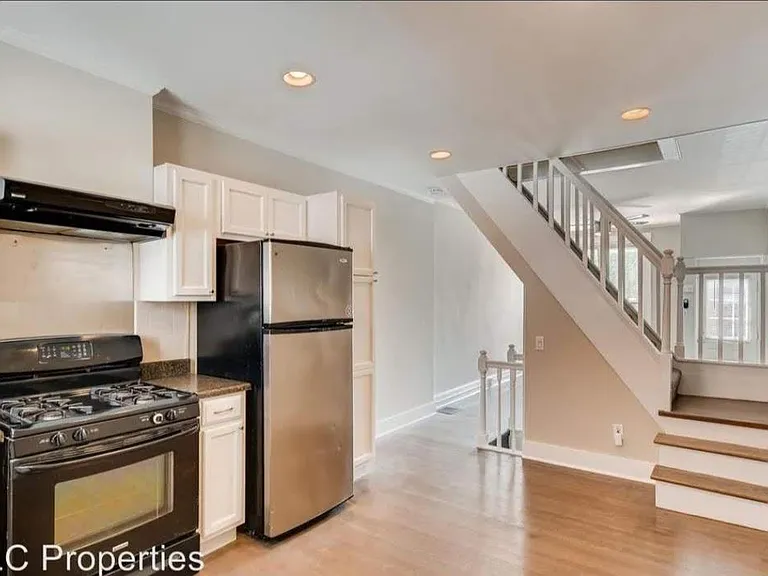 309 S Clinton St — Photo 2