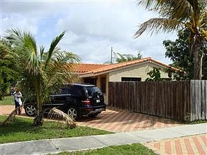 3rd image of 6030 NE 4th Ave