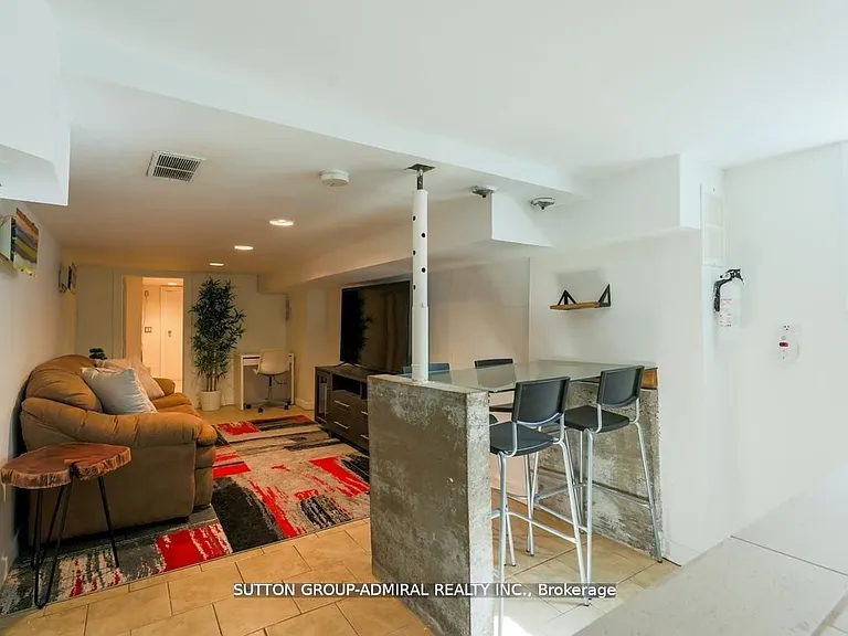 70 Carlaw Ave #BASEMENT — Photo 5
