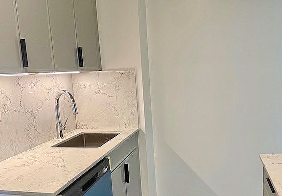 5th image of 401 E 80th St APT 33K