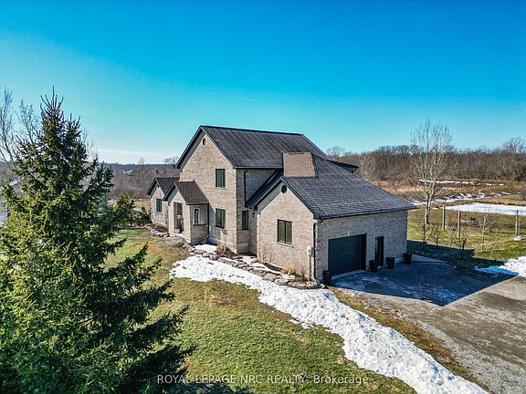 2nd image of 615 Burleigh Rd N