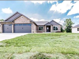 8375 Mill Hill Ln, Troy, IL 62294