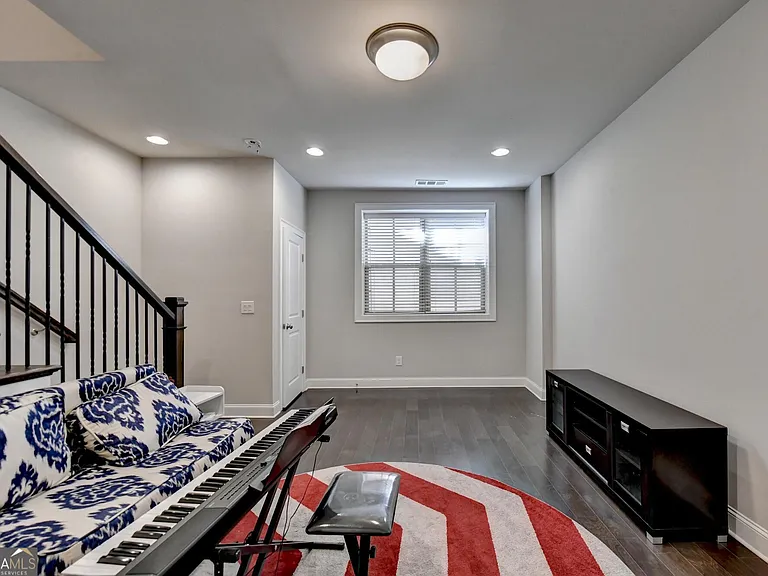 4245 Deming Cir — Photo 31