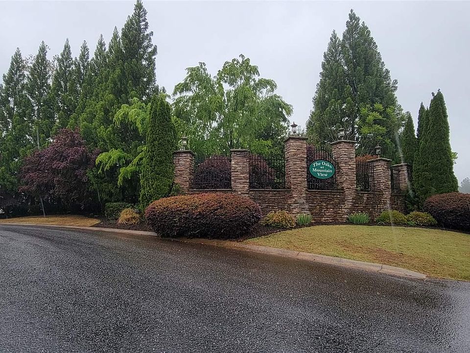 2nd image of 130 Jericho Cir