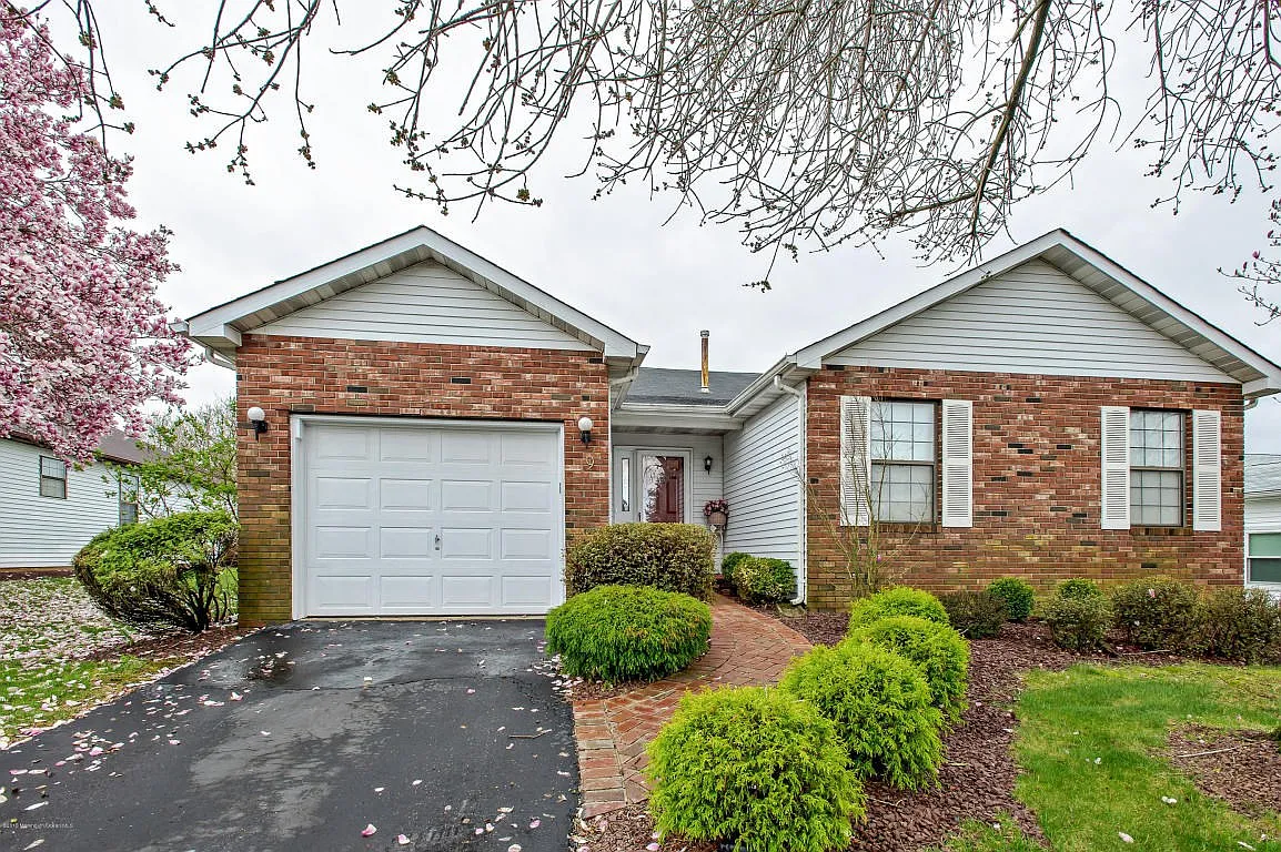 19 Suffolk Way photo 1