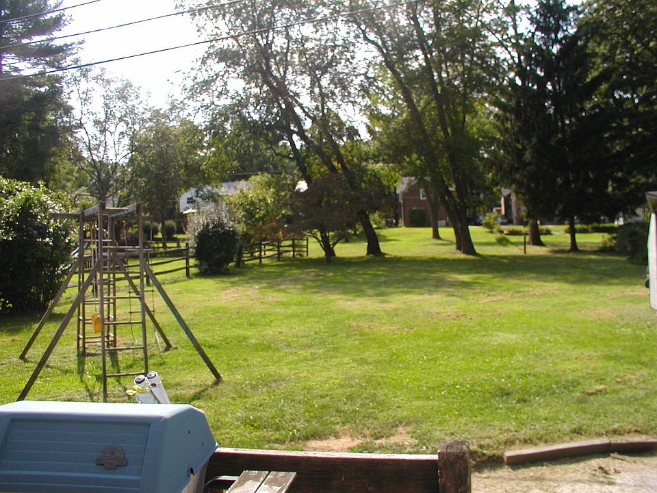 2nd image of 516 Ott Rd
