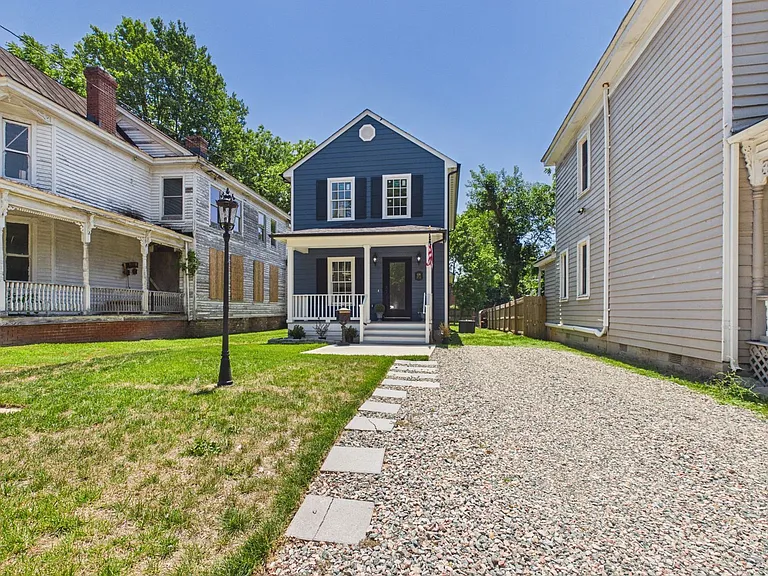 636 High St — Photo 2