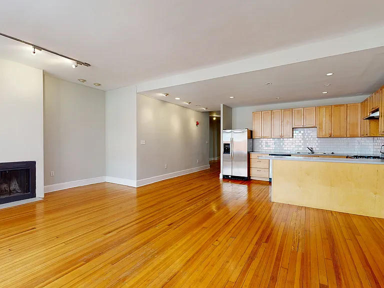313 N Charles St #3 — Photo 8