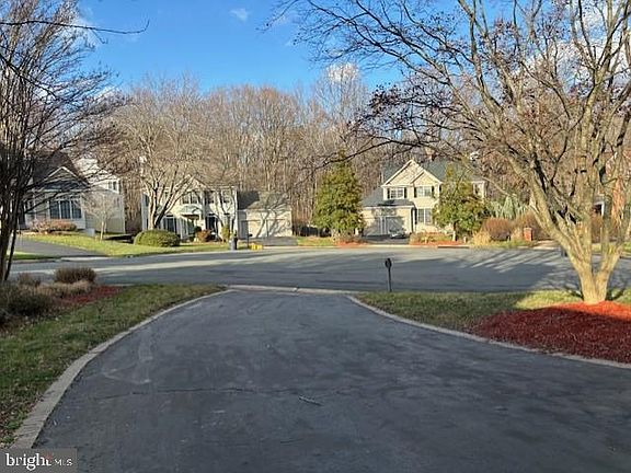 4th image of 3909 Leaf Lawn Ln