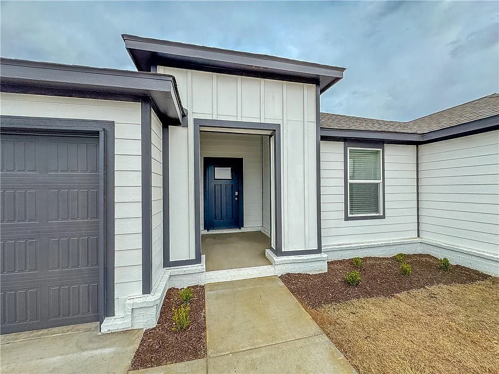 3 bed, 1520 sqft, $2,200 — Photo 2