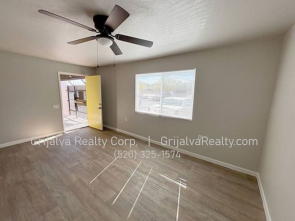 4th image of 2322 N Elaine Blvd APT 1