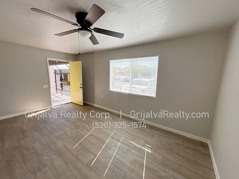 2322 Elaine Blvd — Photo 12
