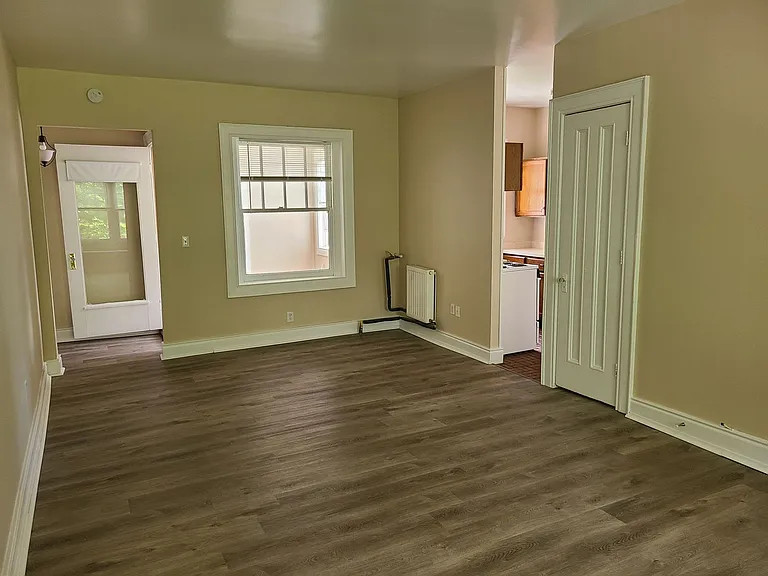 593 Park Ave #8 — Photo 4