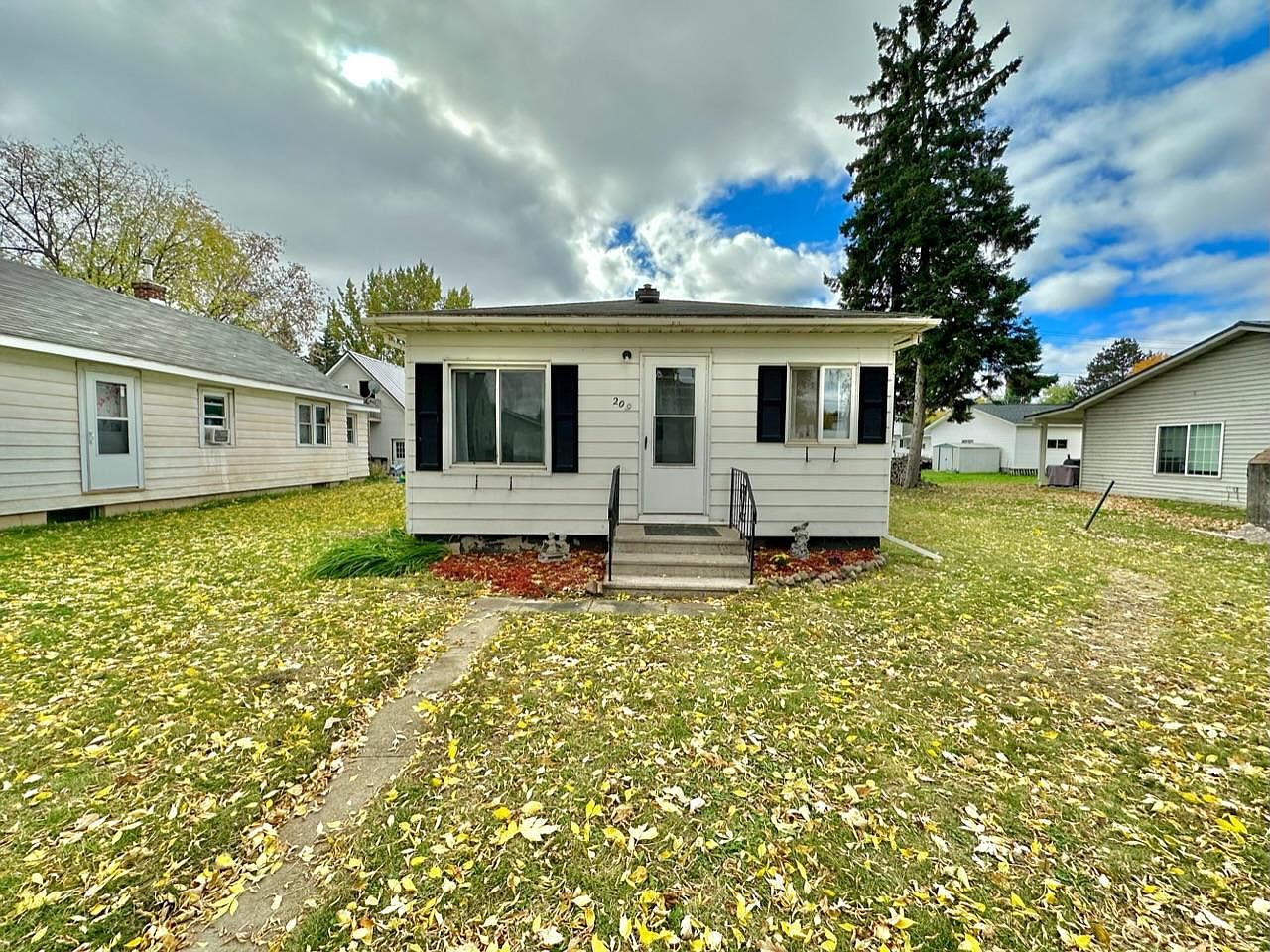 209 E Hibbing Ave, Keewatin, MN 55753 Zillow