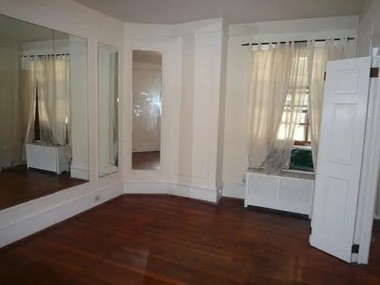 Sold by Raz Realty | media 9
