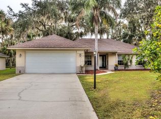 35449 Willow Cir, Fruitland Park, FL 34731