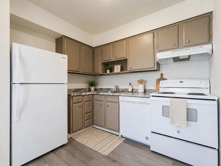 Blair Mill Village East Apartment Homes — Photo 13