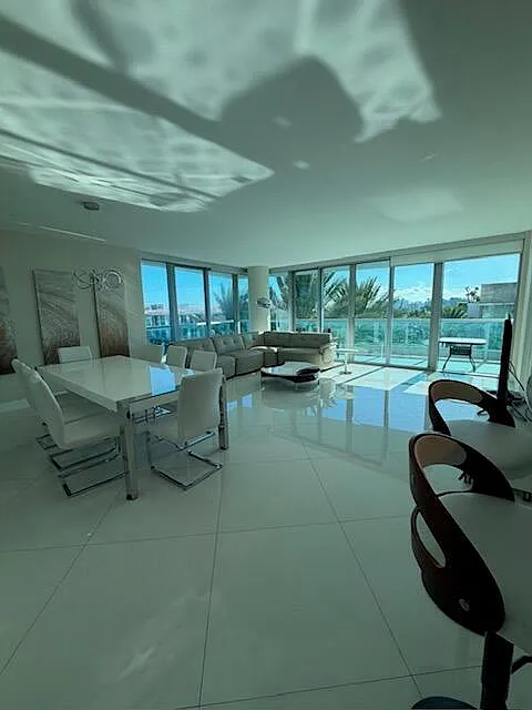 9401 Collins Ave #402