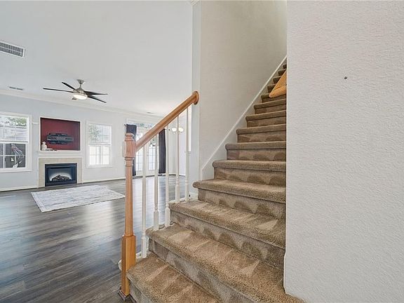 4th image of 32 Stratum Way