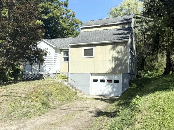 180 S Main St, Albion, PA 16401