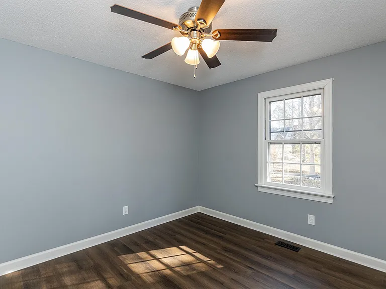 1601 Homestead Rd — Photo 13