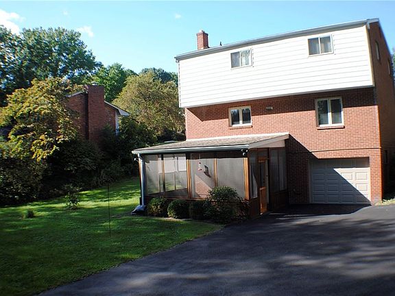 3rd image of 6 Marlboro Dr
