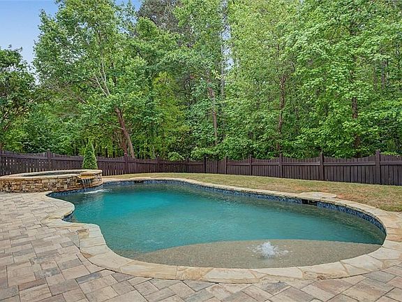 2nd image of 161 Oakwind Point