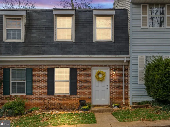 14 Kingsbridge Ct, Warrenton, VA 20186