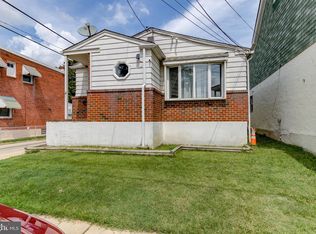 1211 Leiper St, Crum Lynne, PA 19022