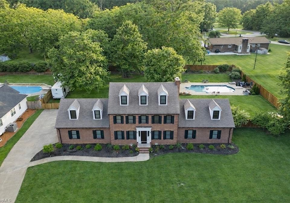 1st image of 2315 Berkshire Dr
