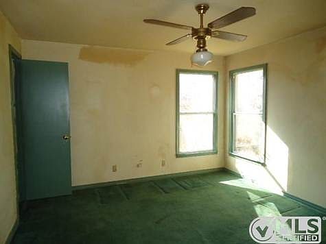 4th image of 902 N Lamb St