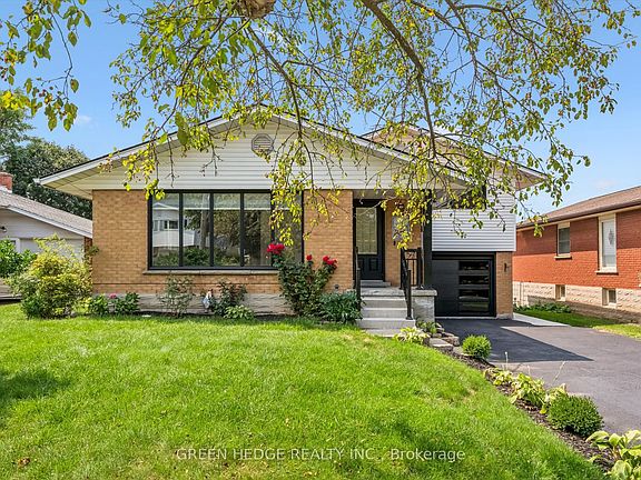 3rd image of 385 Village Cres
