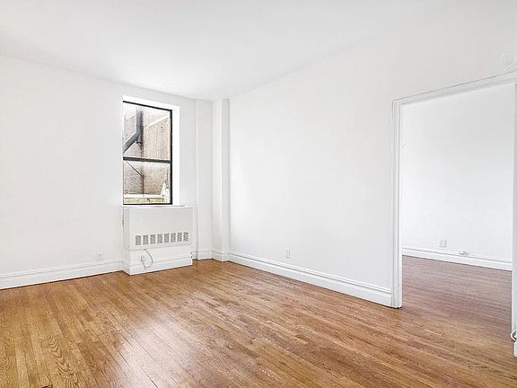 3rd image of 154 W 70th St APT 8m