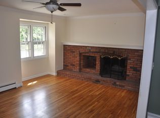 2 Detmer Rd, East Setauket, NY 11733