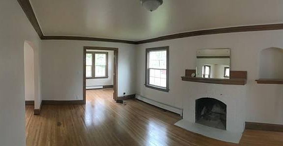 3rd image of 645 Woodland Ave