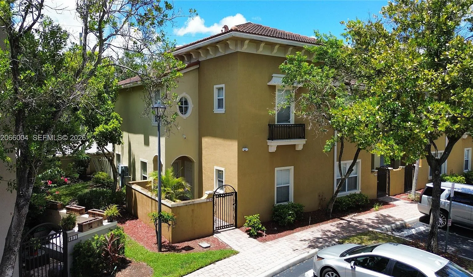 Tuscan Villas Condo — Photo 2