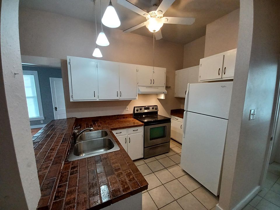 1st image of 124 W Mistletoe Ave APT 4