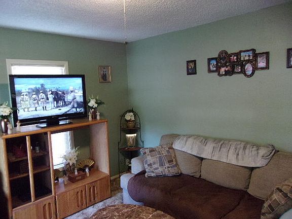 2nd image of 208 W Lincoln Ave