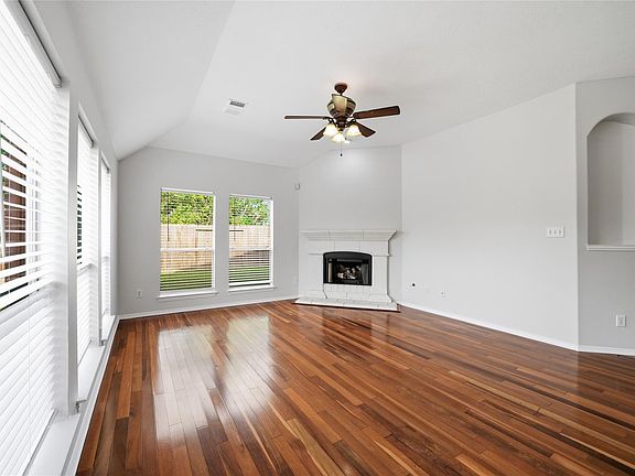 2nd image of 510 Cedar Point Dr