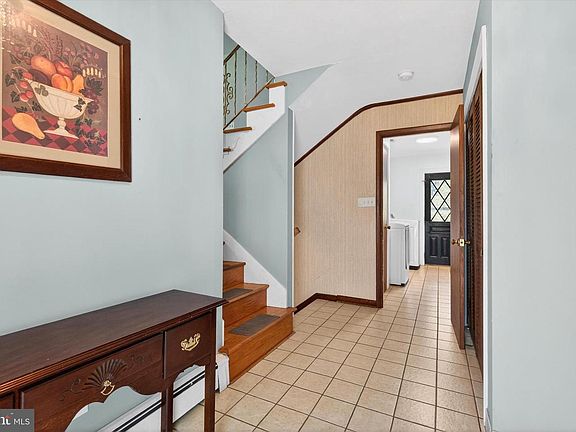 3rd image of 328 Blue Ridge Dr