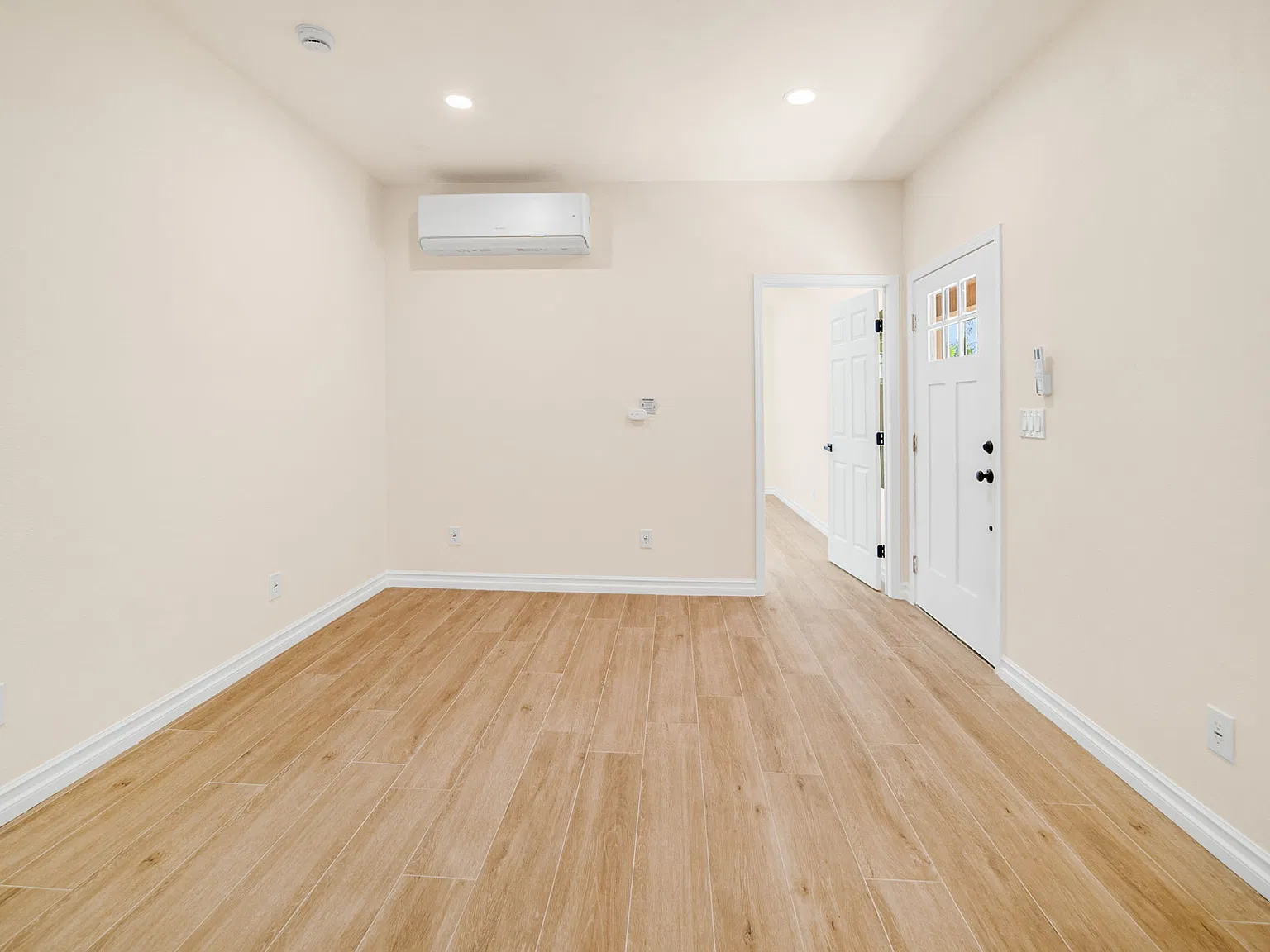 1 bed, 700 sqft, $2,200 — Photo 3