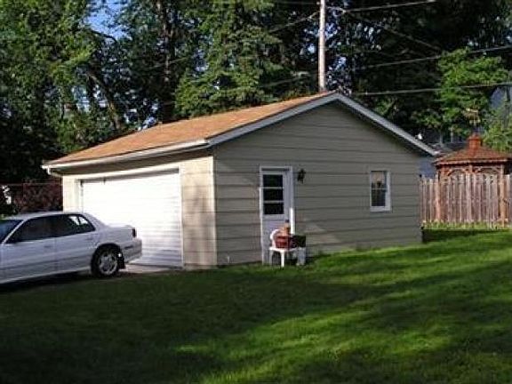 4th image of 349 Foster Dr NE