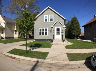 1617 S 10th St, Manitowoc, WI 54220