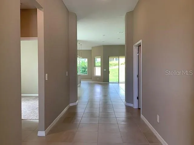 2919 Crest Wave Dr — Photo 2
