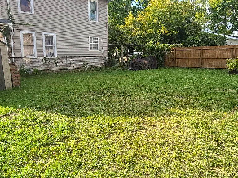 209 Miami Ave — Photo 25